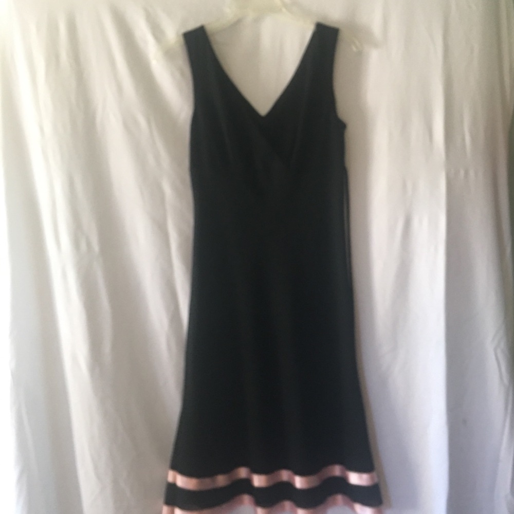 LULY   BLACK DRESS WITH PINK SATIN TRIM   SIZE MED